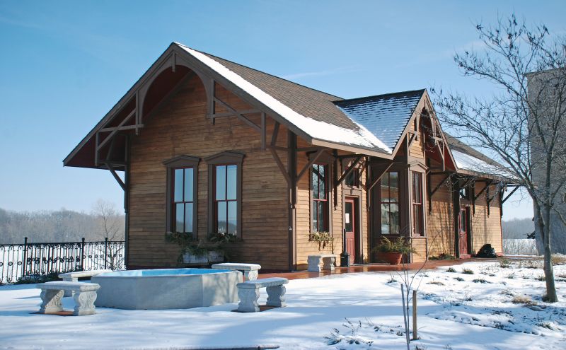 Winter Siding Service